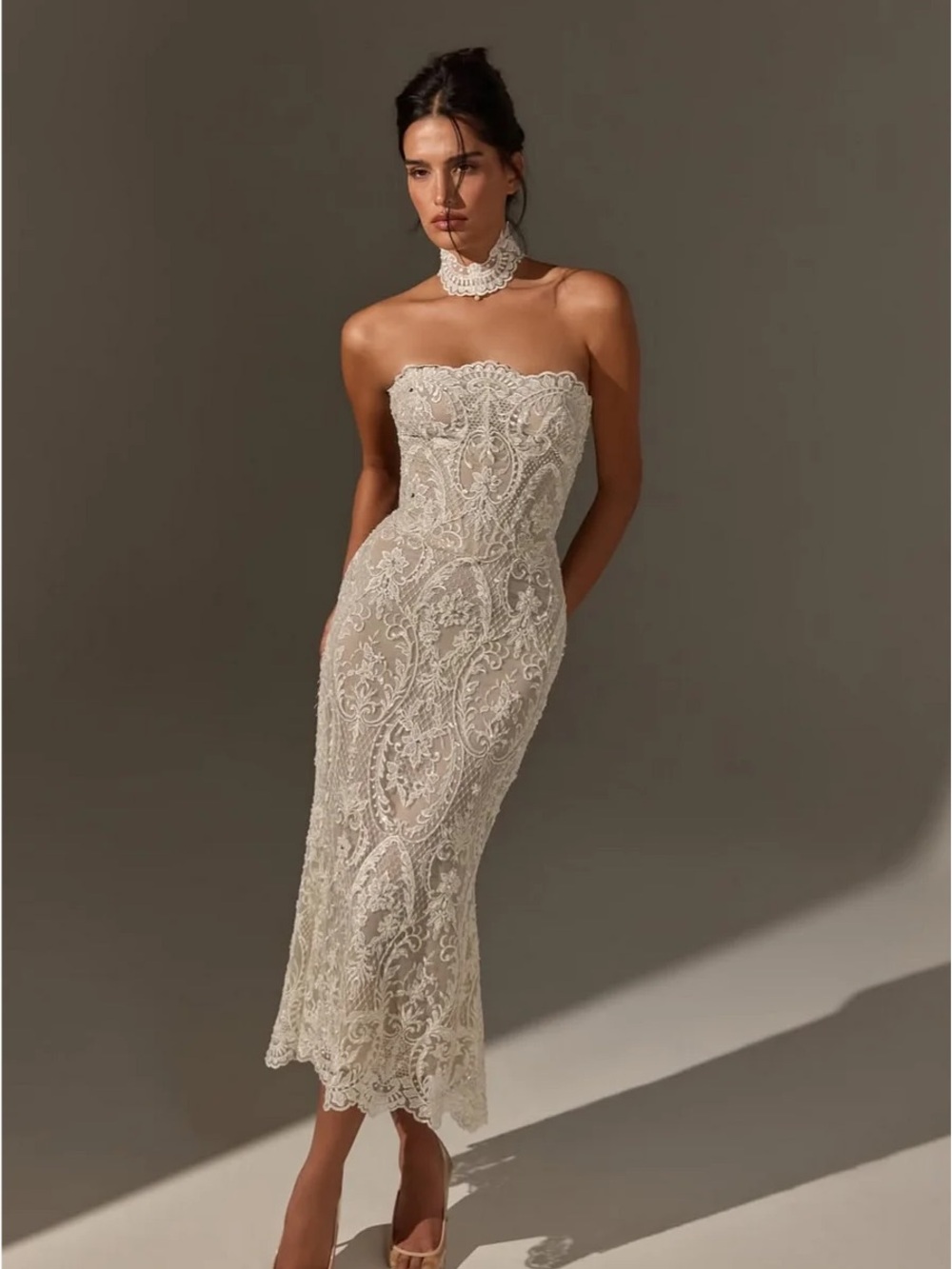 Lace strapless dress - Picture 3 of 8